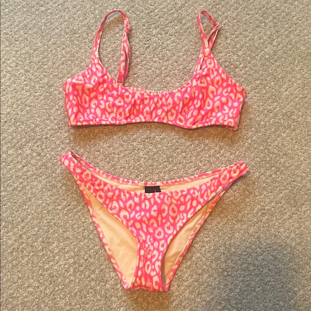 Triangl bright Pink and white Leopard Bikini